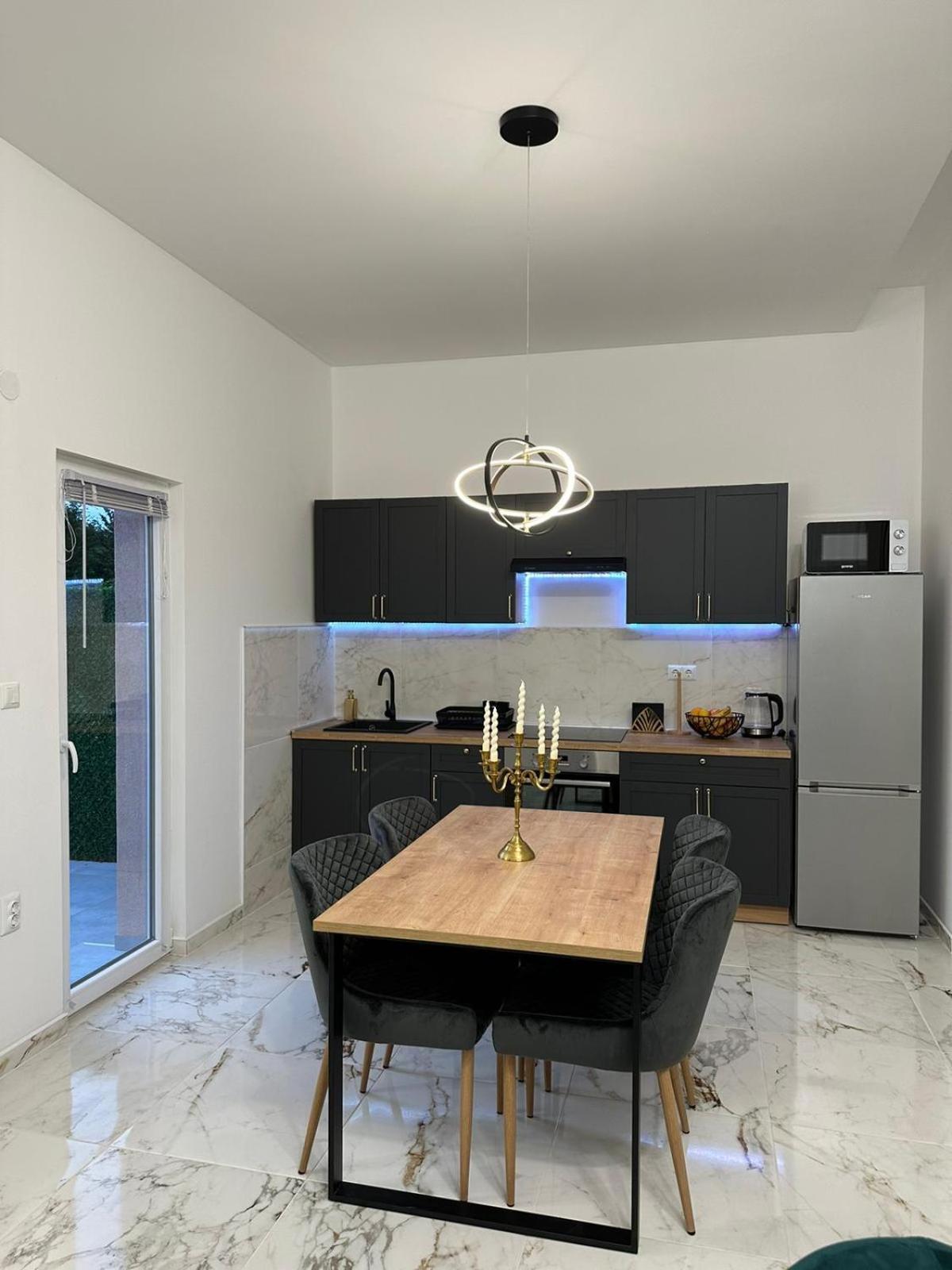 Apartments Green Linden غاكوفيتسا المظهر الخارجي الصورة
