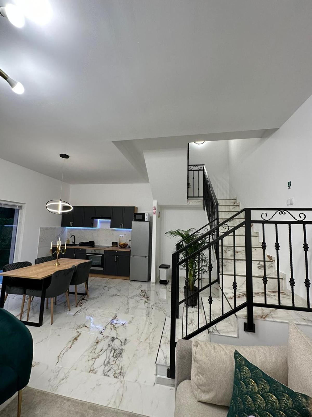 Apartments Green Linden غاكوفيتسا المظهر الخارجي الصورة