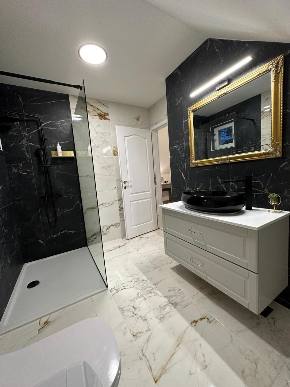 Apartments Green Linden غاكوفيتسا المظهر الخارجي الصورة